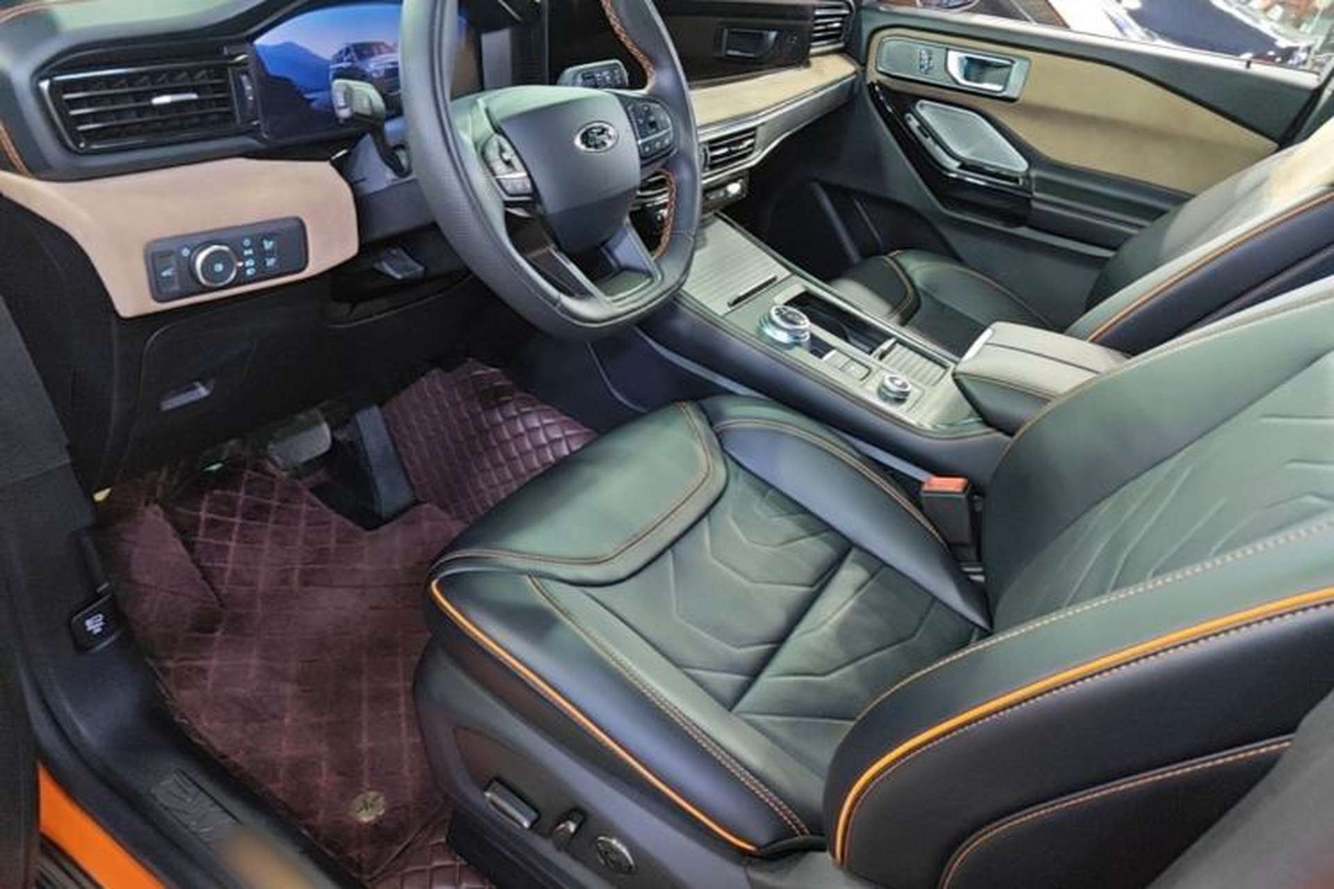 Used Ford Explorer 2023 EcoBoost 285 Kunlun Peak Edition 7-Seater Left Front Seat