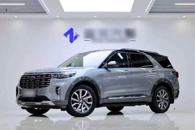 Used Ford Explorer 2023 EcoBoost 285 Four-Wheel Drive Titanium Edition 6 Seats