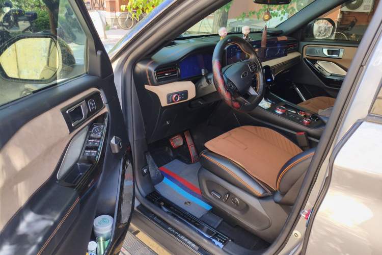 Used Ford Explorer 2023 EcoBoost 285 Kunlun Peak Edition 7-Seater Driver Seat