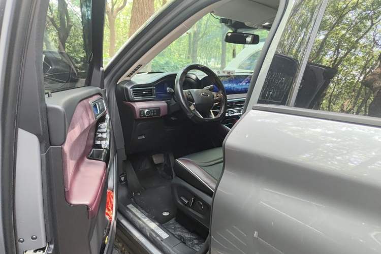 Used Ford Explorer 2023 EcoBoost 285 Four-Wheel Drive Titanium Edition 7-Seater Driver Seat
