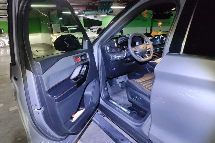 Used Ford Explorer 2023 EcoBoost 285 4x4 ST-LINE 7-Seater Driver Seat
