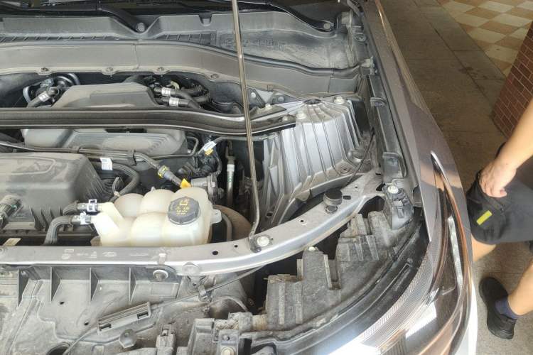 Used Ford Explorer 2023 EcoBoost 285 Kunlun Peak Edition 6-Seater Engine Bay Left