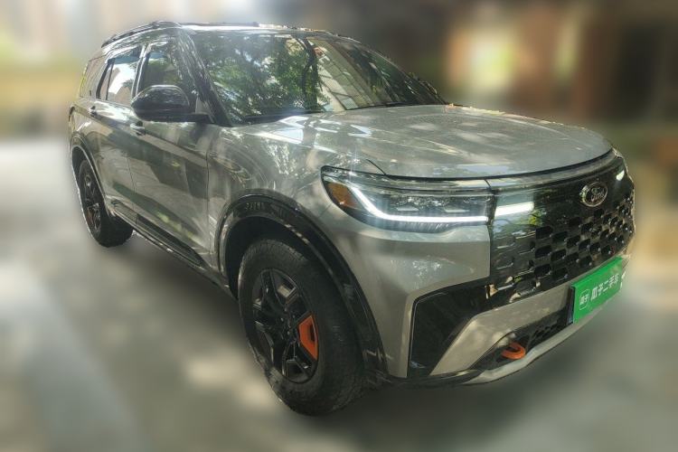 Used Ford Explorer 2023 EcoBoost 285 Kunlun Peak Edition 6-Seater Front Right 45 Deg