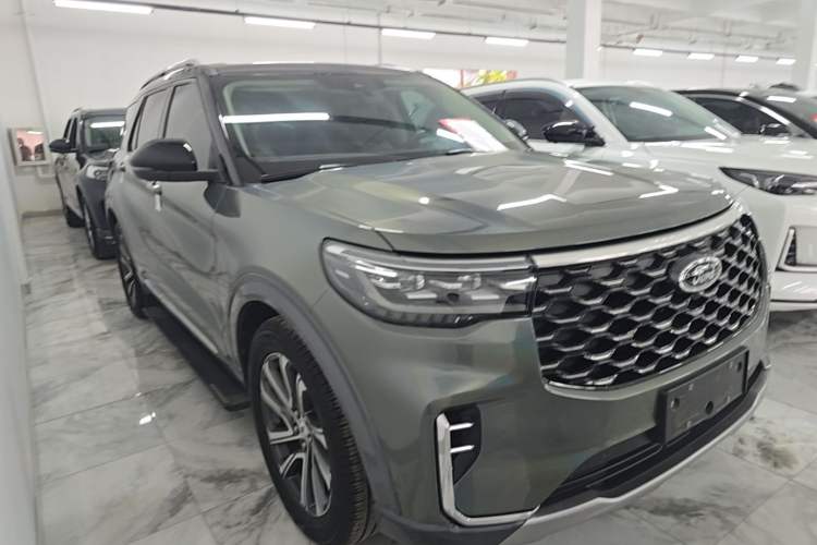 Used Ford Explorer 2023 EcoBoost 285 Rear-Drive Trend Edition 7-Seater Front Right 45 Deg