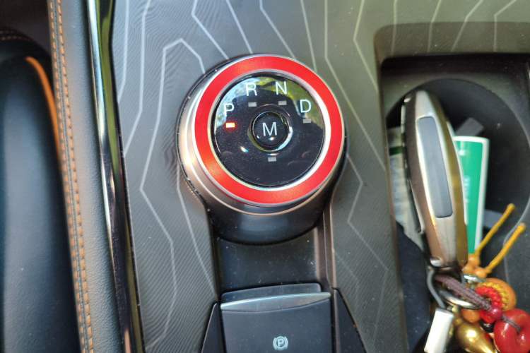 Used Ford Explorer 2023 EcoBoost 285 Kunlun Peak Edition 7-Seater Gear Lever