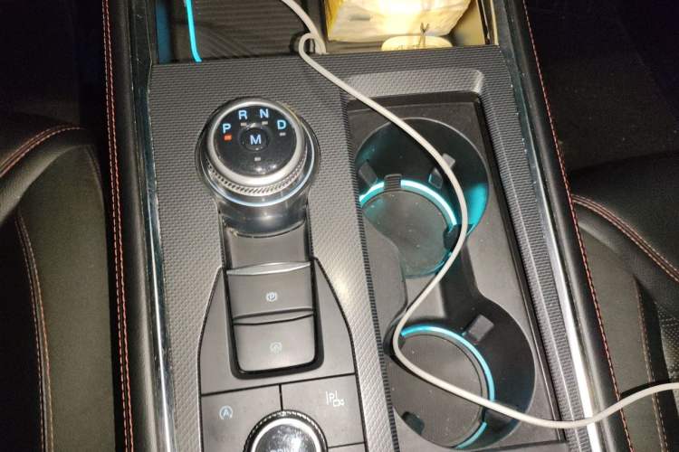Used Ford Explorer 2023 EcoBoost 285 4x4 ST-LINE 7-Seater Gear Lever