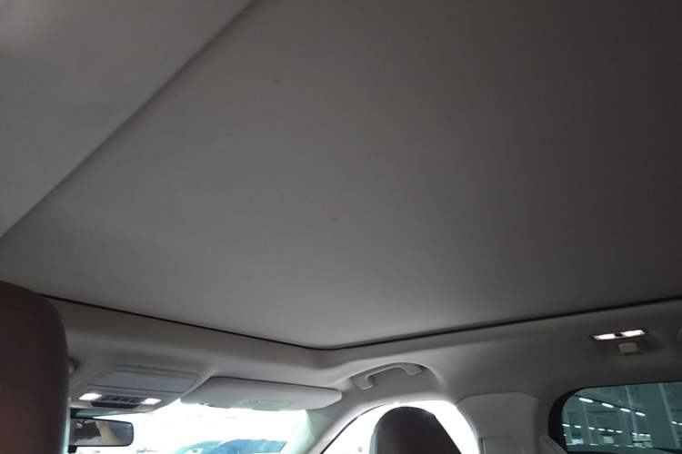 Used Ford Explorer 2023 EcoBoost 285 Rear-Drive Trend Edition 7-Seater Headliner