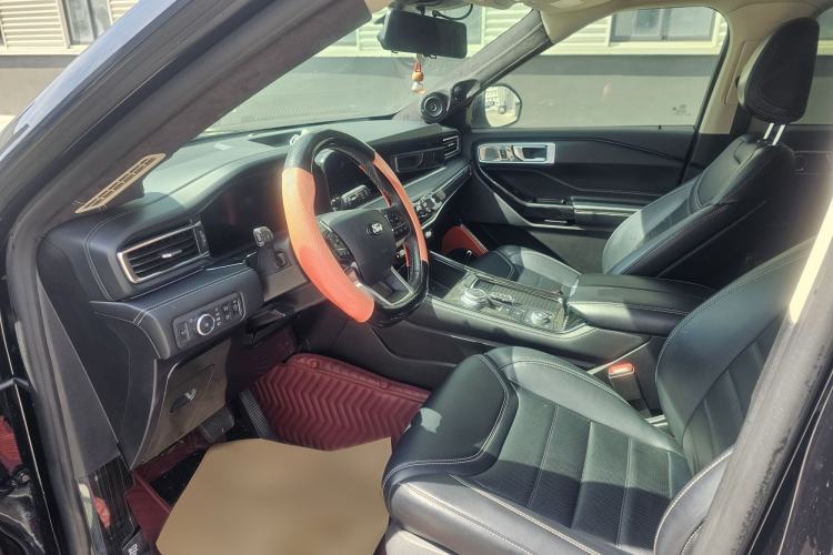 Used Ford Explorer 2023 EcoBoost 285 Four-Wheel Drive Stylish Plus Version 7 Seats Interior 2