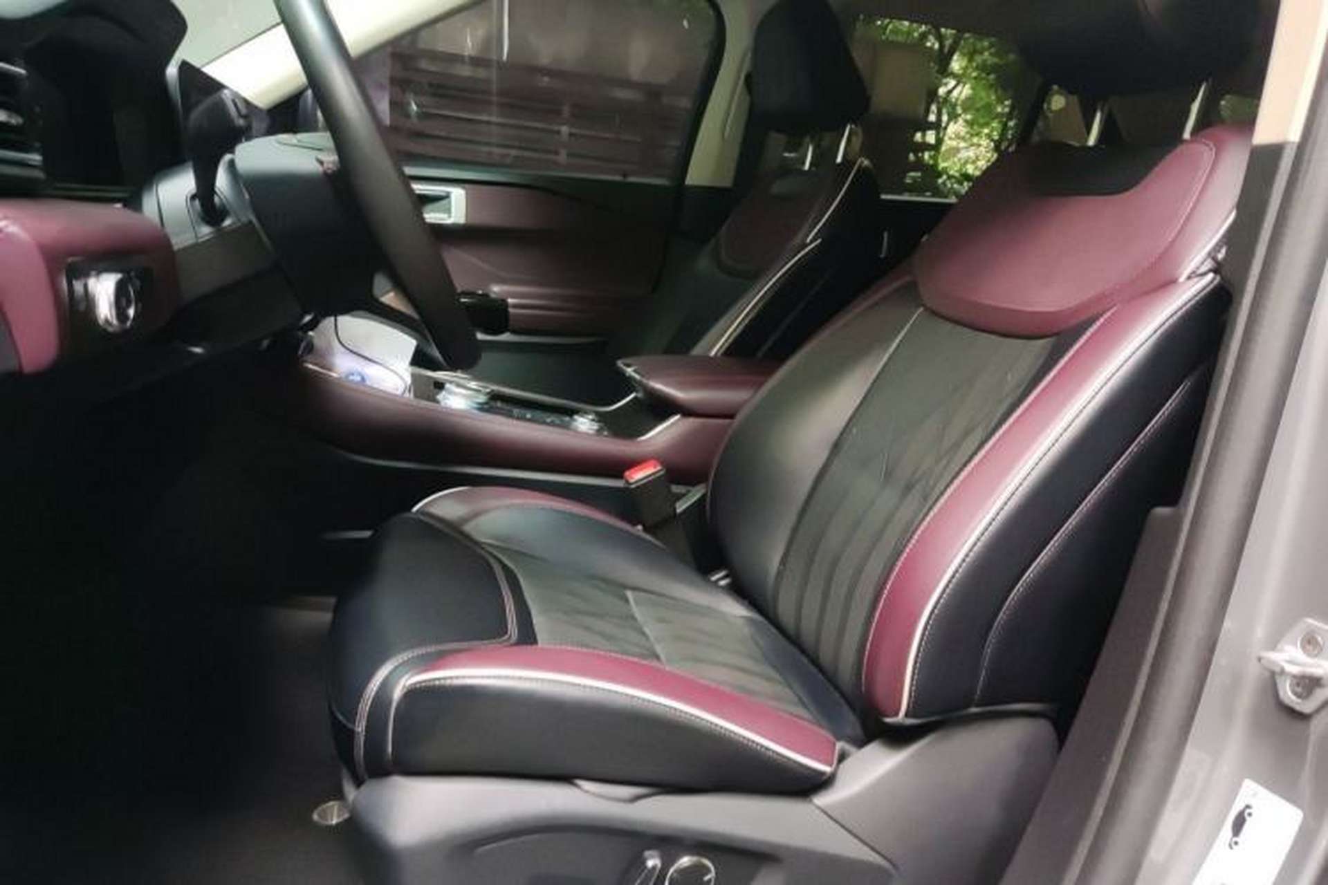 Used Ford Explorer 2023 EcoBoost 285 Four-Wheel Drive Titanium Edition 7-Seater Left Front Seat
