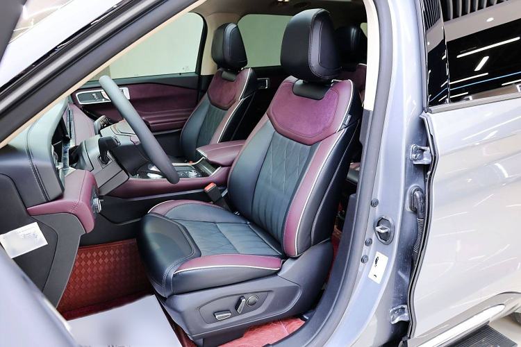 Used Ford Explorer 2023 EcoBoost 285 Four-Wheel Drive Titanium Edition 6 Seats Left Front Seat