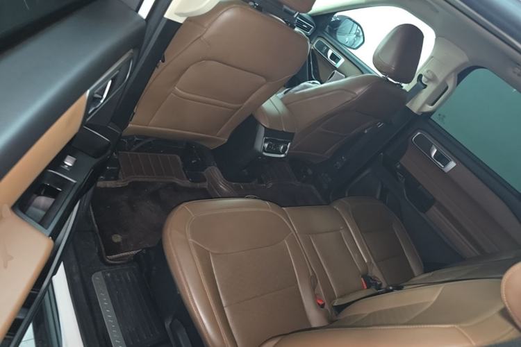 Used Ford Explorer 2023 EcoBoost 285 Rear-Drive Trend Edition 7-Seater Left Front Seat