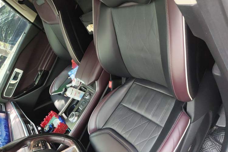 Used Ford Explorer 2023 EcoBoost 285 Four-Wheel Drive Titanium Edition 7-Seater Left Front Seat