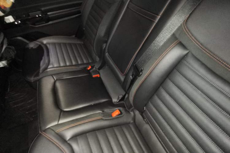 Used Ford Explorer 2023 EcoBoost 285 4x4 ST-LINE 7-Seater Left Rear Seat