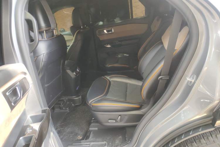 Used Ford Explorer 2023 EcoBoost 285 Kunlun Peak Edition 6-Seater Left Rear Seat