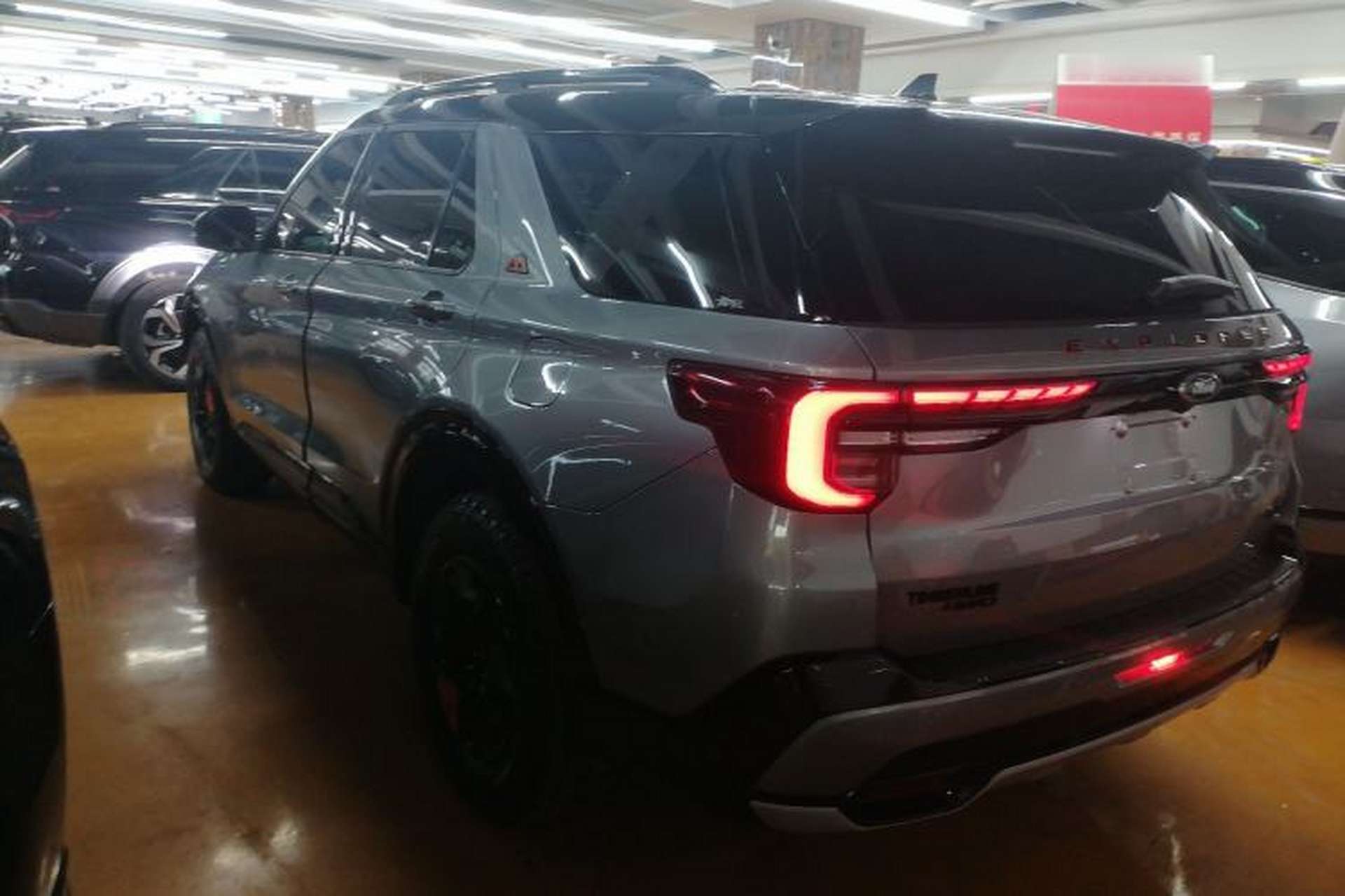 Used Ford Explorer 2023 EcoBoost 285 Kunlun Peak Edition 7-Seater Rear Left 45 Deg