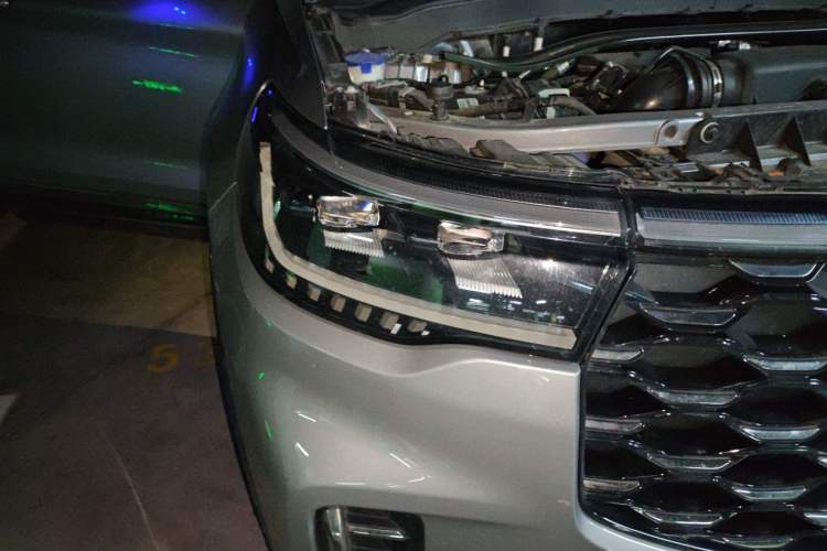 Used Ford Explorer 2023 EcoBoost 285 4x4 ST-LINE 7-Seater Right Front Headlight