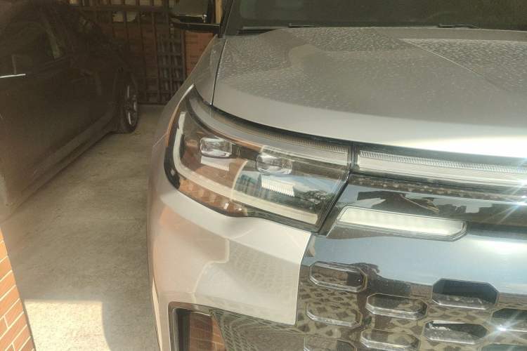 Used Ford Explorer 2023 EcoBoost 285 Kunlun Peak Edition 6-Seater Right Front Headlight