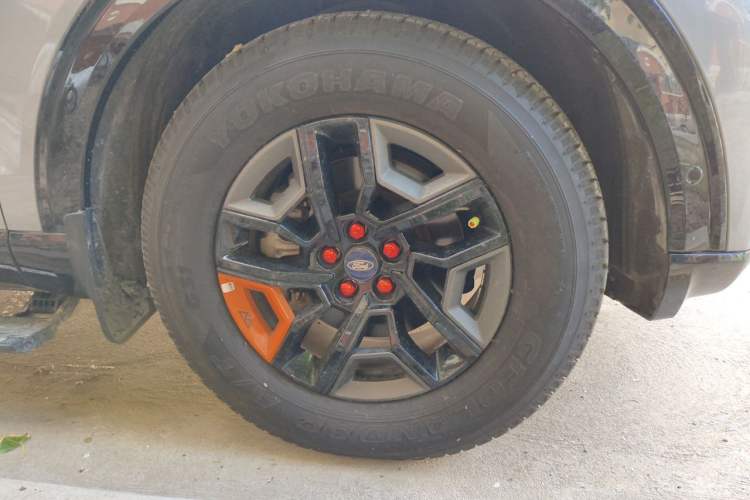 Used Ford Explorer 2023 EcoBoost 285 Kunlun Peak Edition 7-Seater Right Front Wheel Hub