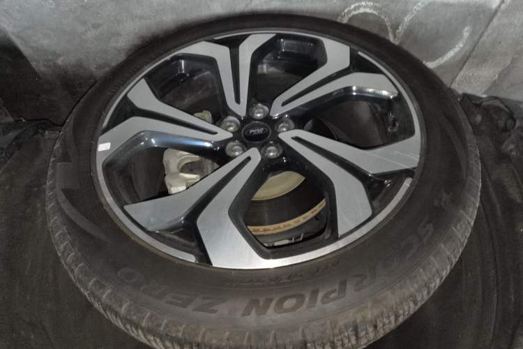 Used Ford Explorer 2023 EcoBoost 285 4x4 ST-LINE 7-Seater Right Front Wheel Hub