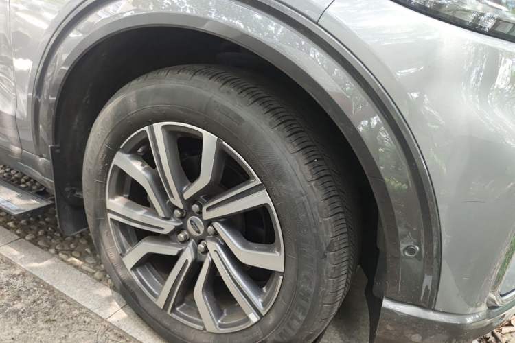 Used Ford Explorer 2023 EcoBoost 285 Four-Wheel Drive Titanium Edition 7-Seater Right Front Wheel Hub