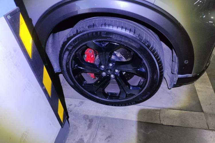 Used Ford Explorer 2023 EcoBoost 285 4x4 ST-LINE 7-Seater Right Front Wheel Hub