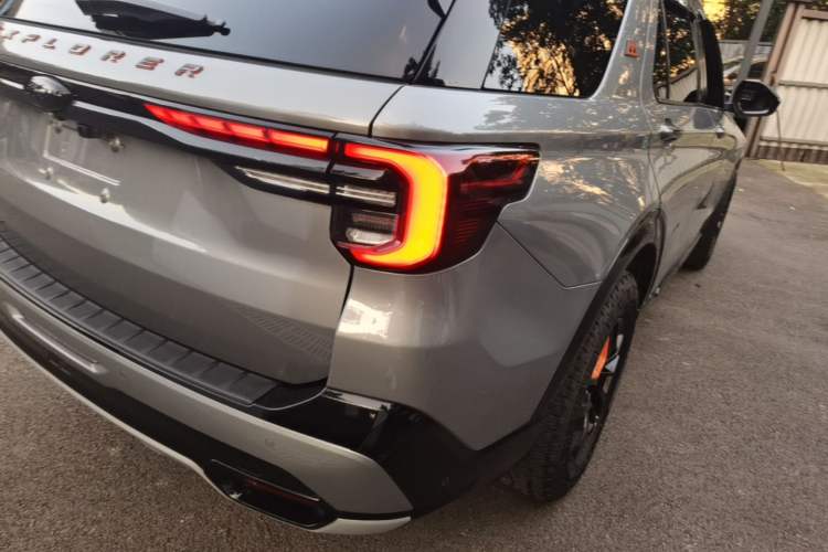 Used Ford Explorer 2023 EcoBoost 285 Kunlun Peak Edition 7-Seater Right Rear Taillight