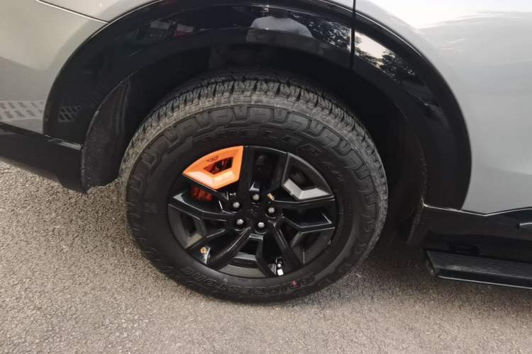 Used Ford Explorer 2023 EcoBoost 285 Kunlun Peak Edition 7-Seater Right Rear Wheel Hub