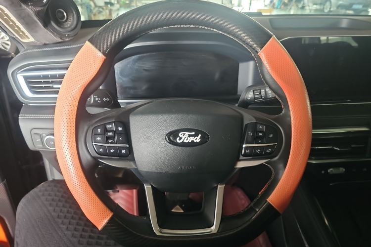 Used Ford Explorer 2023 EcoBoost 285 Four-Wheel Drive Stylish Plus Version 7 Seats Steering Wheel