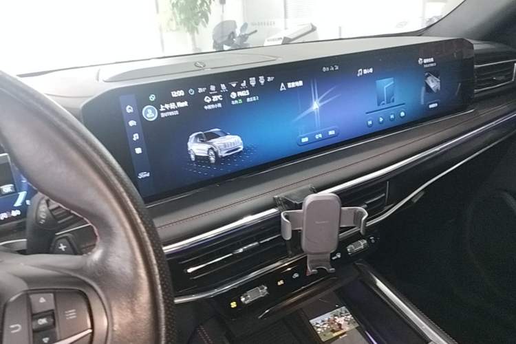 Used Ford Explorer 2023 EcoBoost 285 4x4 ST-LINE 6-Seater Audio And AC Panel