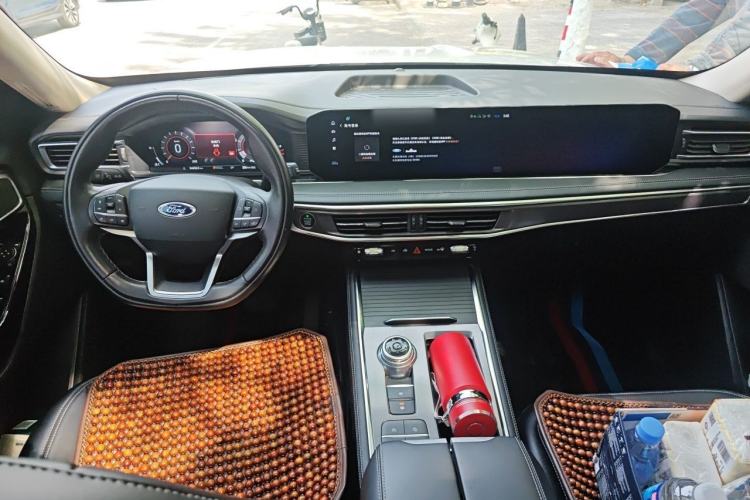 Used Ford Explorer 2023 EcoBoost 285 Rear-Drive Trend Edition 7-Seater Center Console