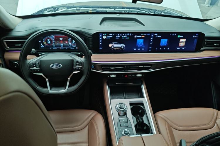 Used Ford Explorer 2023 EcoBoost 285 Four-Wheel Drive Stylish Plus Version 7 Seats Center Console