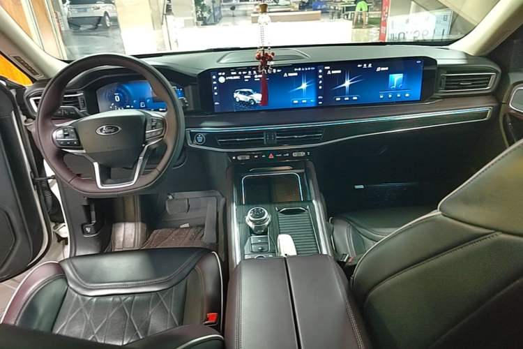 Used Ford Explorer 2023 EcoBoost 285 4x4 Trend Plus Edition 6 Seats Center Console