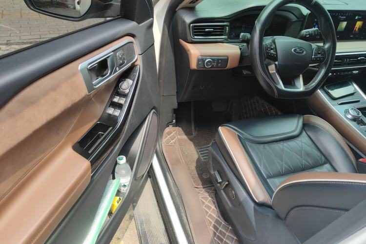 Used Ford Explorer 2023 EcoBoost 285 Four-Wheel Drive Titanium Edition 7-Seater Driver Seat
