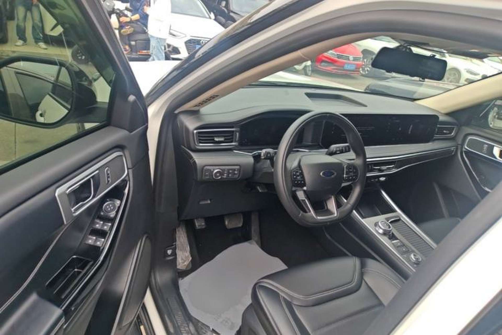 Used Ford Explorer 2023 EcoBoost 285 Four-Wheel Drive Stylish Plus Version 7 Seats Driver Seat