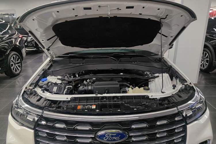 Used Ford Explorer 2023 EcoBoost 285 Four-Wheel Drive Titanium Edition 6 Seats Engine Bay