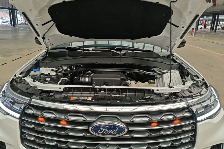 Used Ford Explorer 2023 EcoBoost 285 Four-Wheel Drive Stylish Plus Version 7 Seats Engine Bay