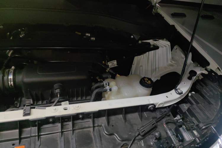 Used Ford Explorer 2023 EcoBoost 285 Four-Wheel Drive Titanium Edition 6 Seats Engine Bay Left