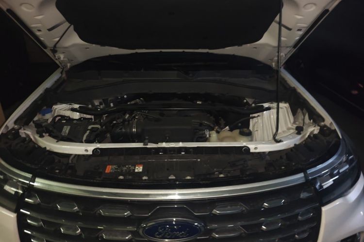 Used Ford Explorer 2023 EcoBoost 285 Four-Wheel Drive Stylish Plus Version 7 Seats Engine Bay