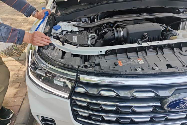 Used Ford Explorer 2023 EcoBoost 285 Rear-Drive Trend Edition 7-Seater Engine Bay Right