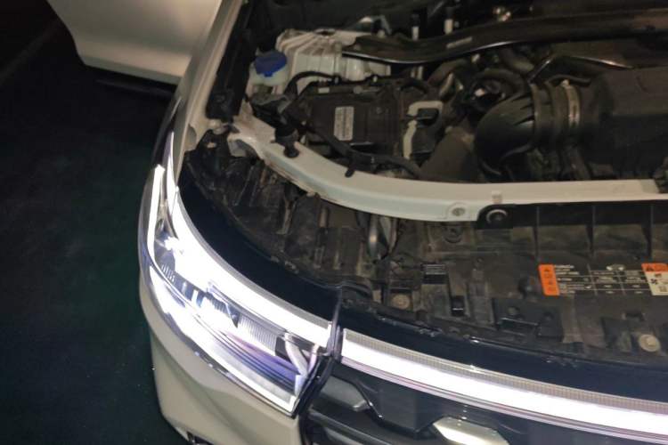 Used Ford Explorer 2023 EcoBoost 285 Four-Wheel Drive Titanium Edition 6 Seats Engine Bay Right