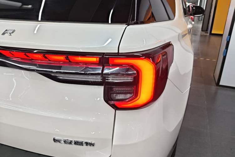 Used Ford Explorer 2023 EcoBoost 285 4x4 Trend Plus Edition 6 Seats Exterior 1
