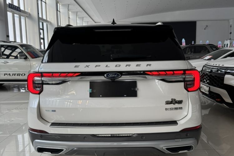 Used Ford Explorer 2023 EcoBoost 285 Four-Wheel Drive Titanium Edition 6 Seats Exterior 2