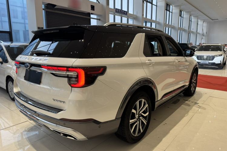 Used Ford Explorer 2023 EcoBoost 285 Four-Wheel Drive Titanium Edition 7-Seater Exterior 2