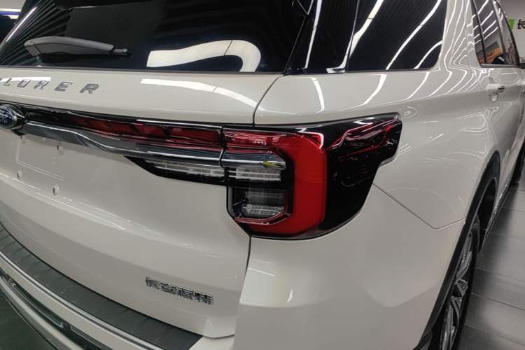 Used Ford Explorer 2023 EcoBoost 285 Four-Wheel Drive Titanium Edition 6 Seats Exterior 3