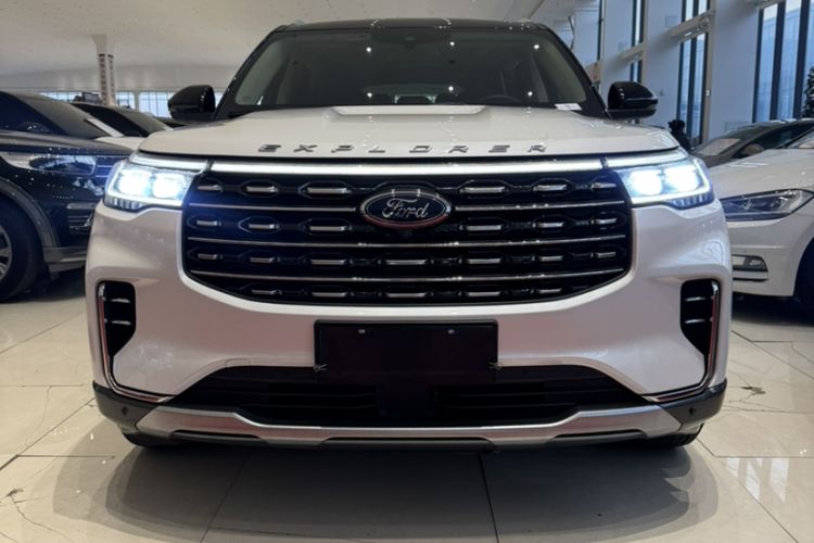 Used Ford Explorer 2023 EcoBoost 285 Four-Wheel Drive Titanium Edition 7-Seater Exterior 3