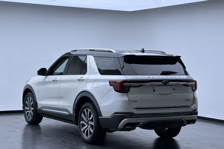 Used Ford Explorer 2023 EcoBoost 285 Four-Wheel Drive Titanium Edition 7-Seater Exterior 4