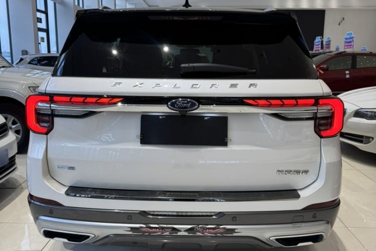Used Ford Explorer 2023 EcoBoost 285 Four-Wheel Drive Titanium Edition 7-Seater Exterior 4