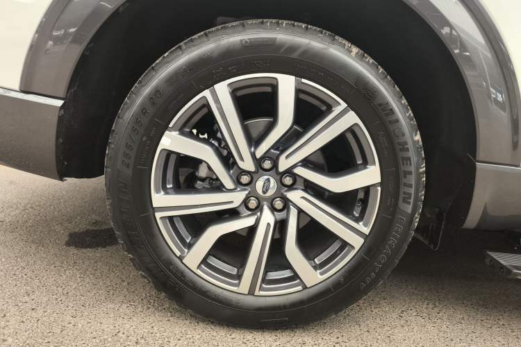 Used Ford Explorer 2023 EcoBoost 285 Four-Wheel Drive Titanium Edition 6 Seats Exterior 5
