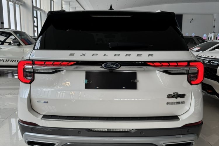 Used Ford Explorer 2023 EcoBoost 285 Four-Wheel Drive Titanium Edition 6 Seats Exterior 5