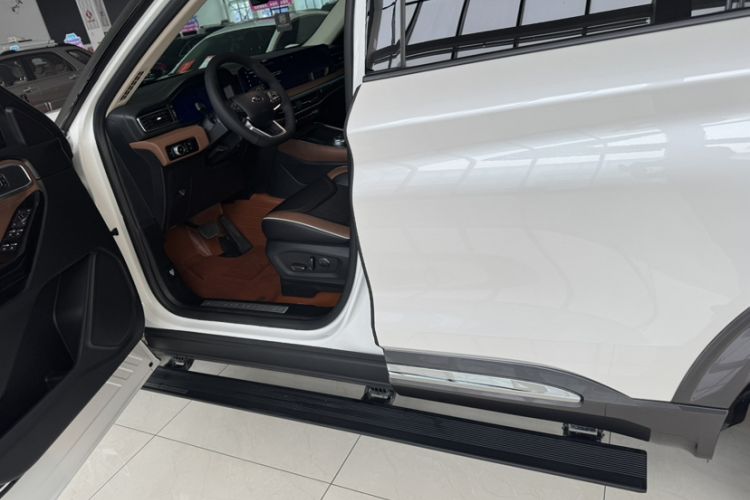 Used Ford Explorer 2023 EcoBoost 285 Four-Wheel Drive Titanium Edition 6 Seats Exterior 6